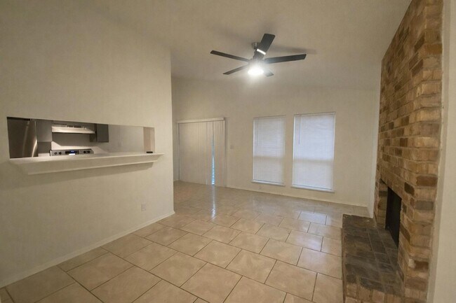 Building Photo - 1016 Fieldwood Dr