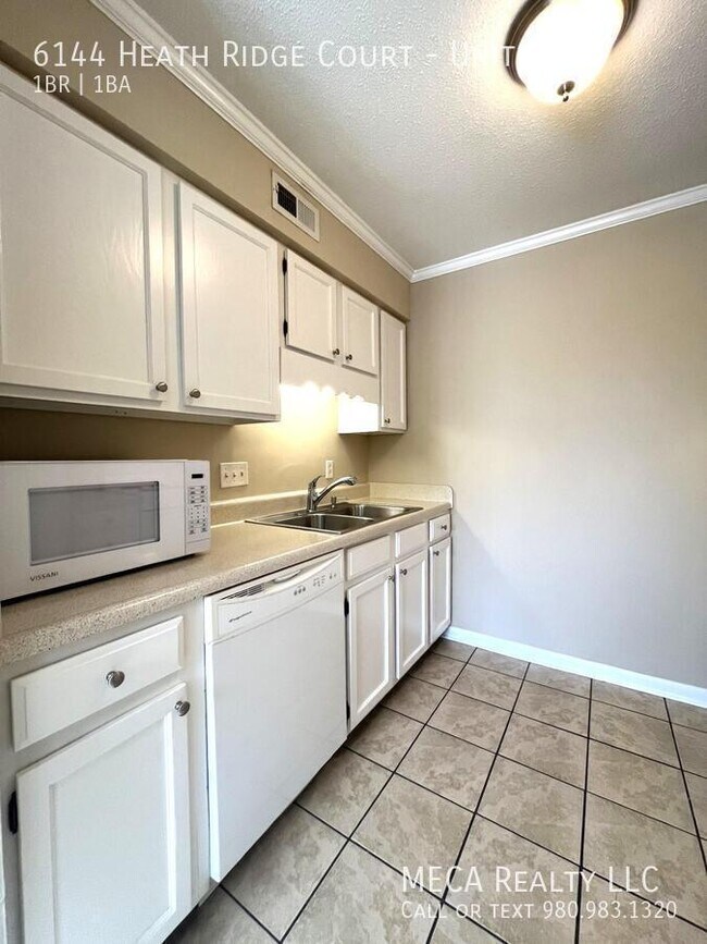 Building Photo - 6144 Heath Ridge Ct