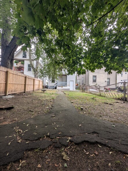 Building Photo - 76 3rd St
