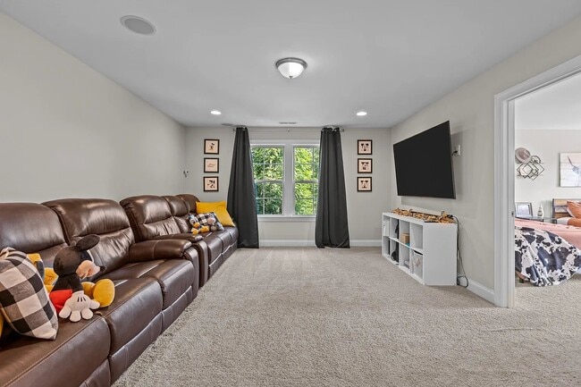 Building Photo - 2304 Everstone Rd