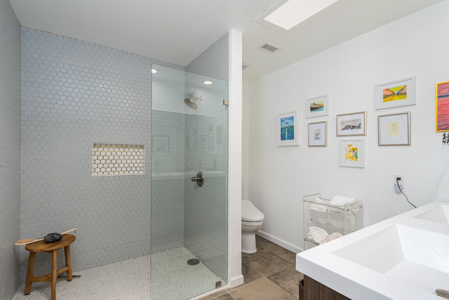 Building Photo - 17 Desert Lakes Dr