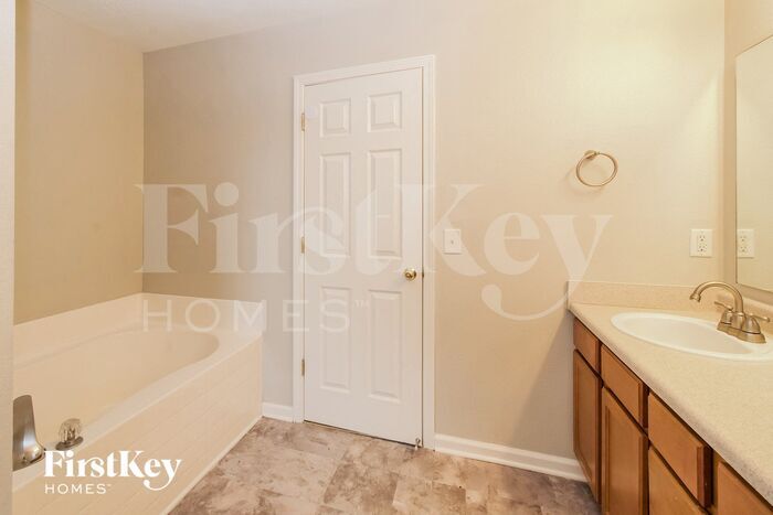 Building Photo - 5312 Shamus Dr