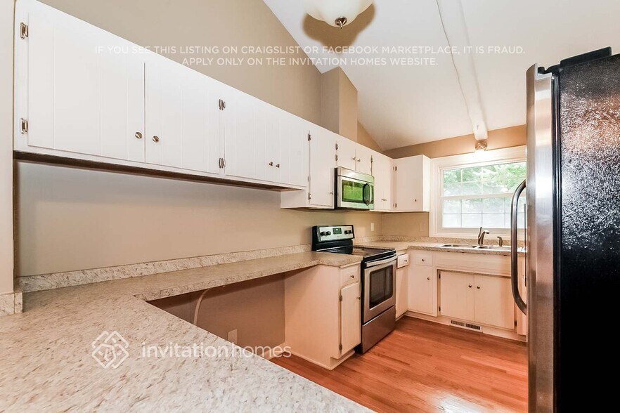 Building Photo - 1716 Lamplight Dr