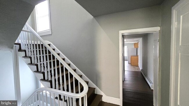 Building Photo - 39 Pine St