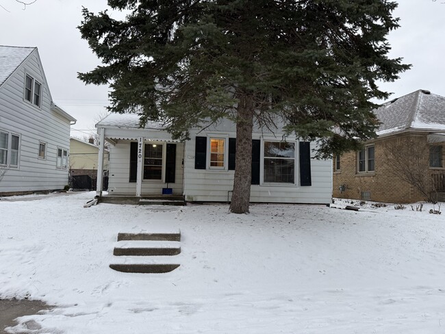 Building Photo - 1720 S 59th St