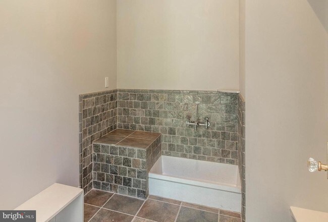 Building Photo - 2115 Pony Trail Dr