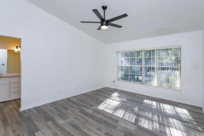 Building Photo - 5955 Kenlyn Ct