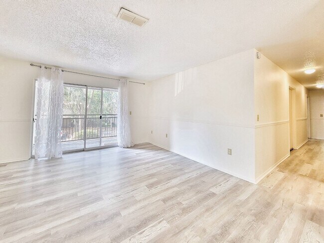 Building Photo - 3705 SW 27th St