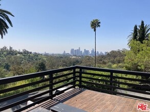 Building Photo - 2035 Park Dr