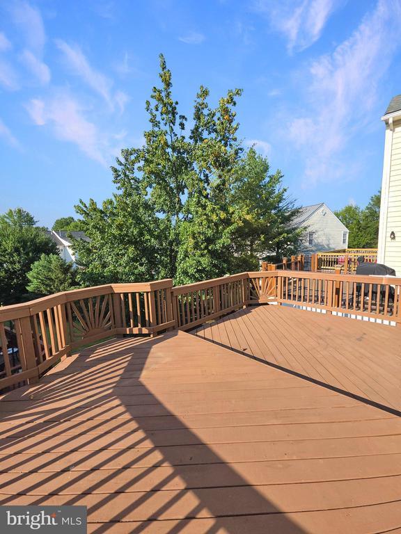 Building Photo - 9902 Woodview Dr