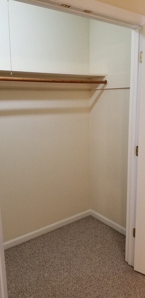 Building Photo - 140 Bright St