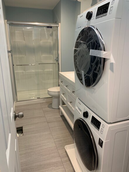 Building Photo - 21 Oakland St