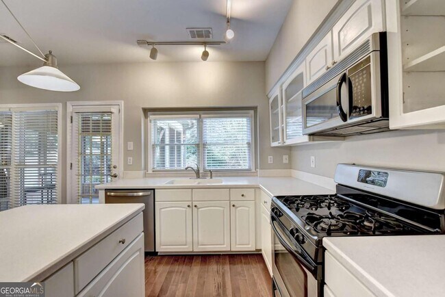 Building Photo - 7470 Brookwood Way