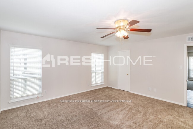 Building Photo - 4525 Larner St