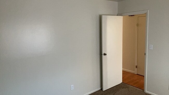 Building Photo - 970 W Alkaline Springs Rd