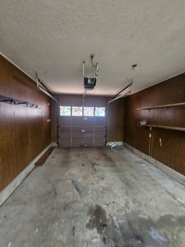 Building Photo - (2) Bed/(2) Bath with Storm Shelter Avail ...