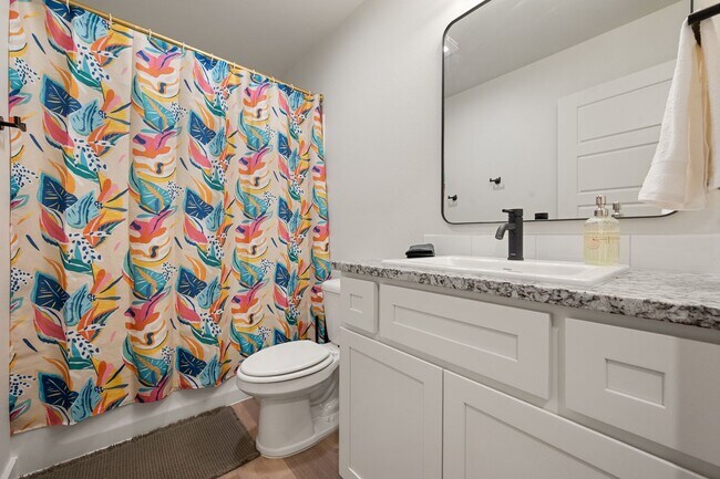 Building Photo - Modern 3BR Retreat Near TTU | Stylish Fully Furnished Home with Spacious Backyard