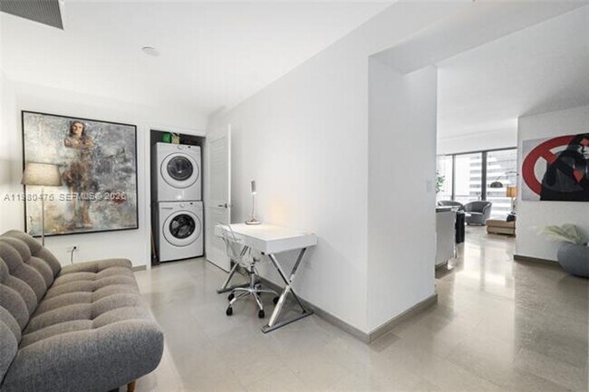 Building Photo - 88 SW 7th St