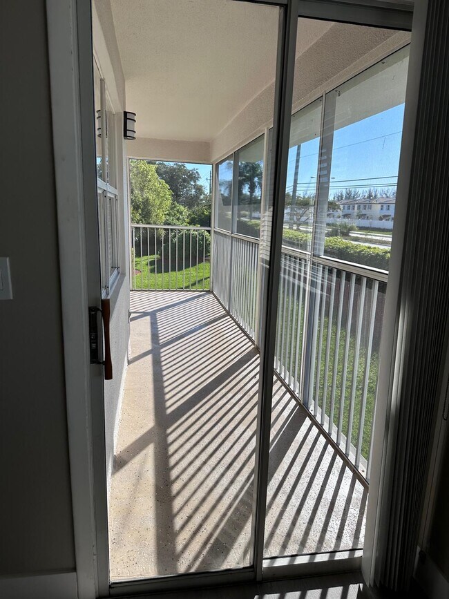 Building Photo - 2246 SE 27th Dr