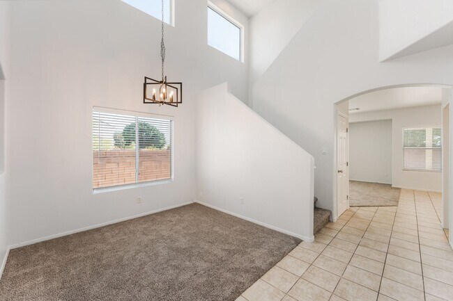 Building Photo - You're going to love this 4 bedroom 2.5 bath! Looks and Feels Brand New!