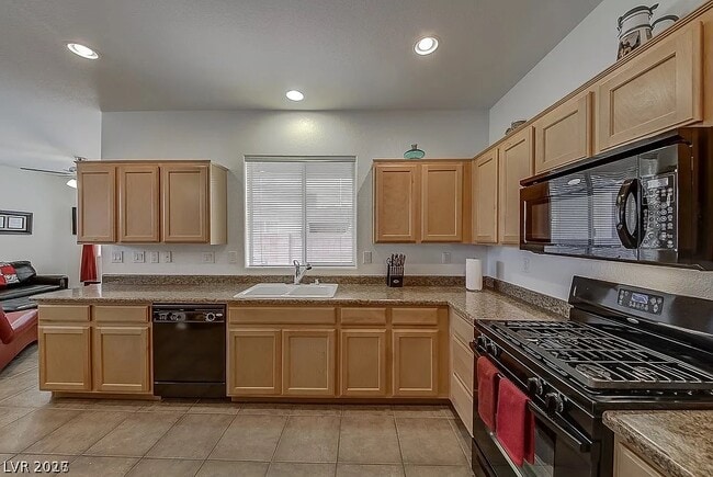 Building Photo - 10582 El Cerrito Chico St