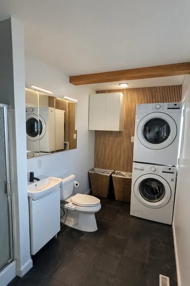 Building Photo - 3370 Downey Ave