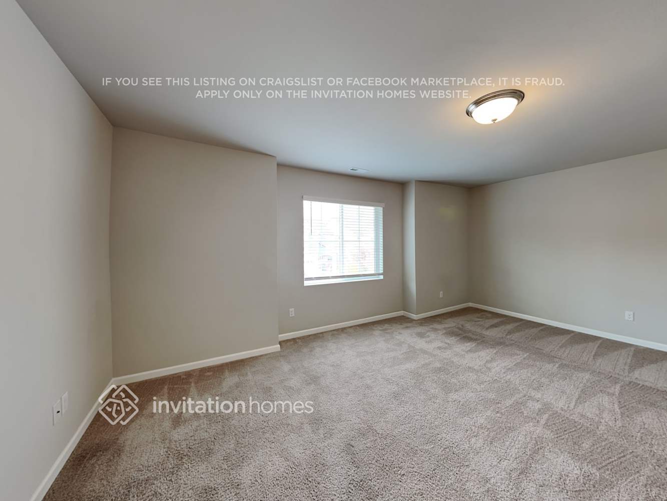 Building Photo - 12606 36th Place NE