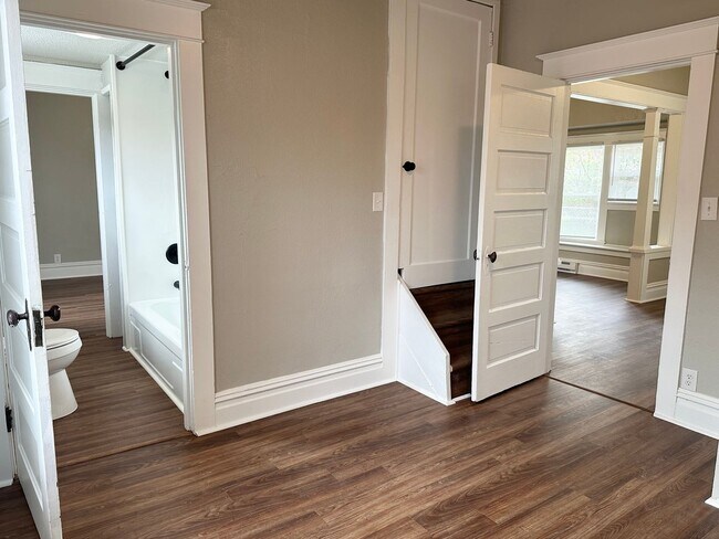 Building Photo - 3 Bedroom 2 Bath Forest Grove OR