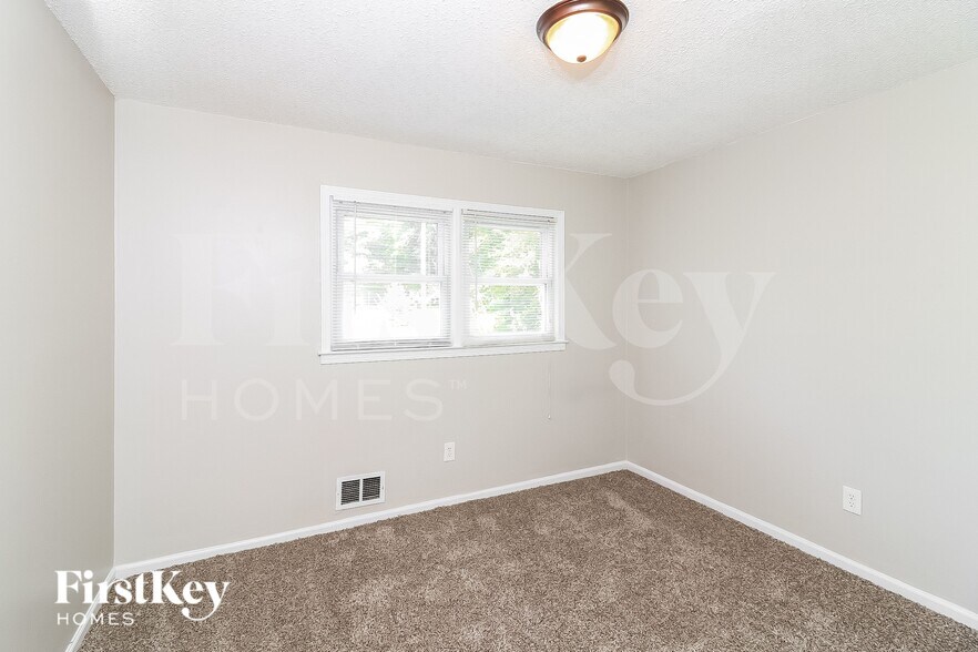 Building Photo - 4007 Wells Cir