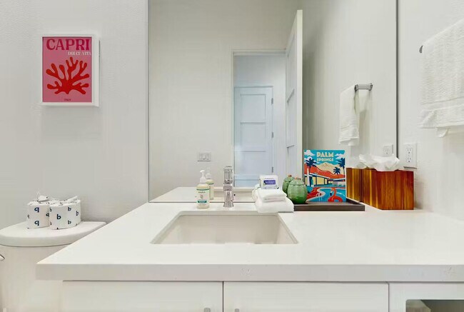 Building Photo - 3534 Ambassador Dr