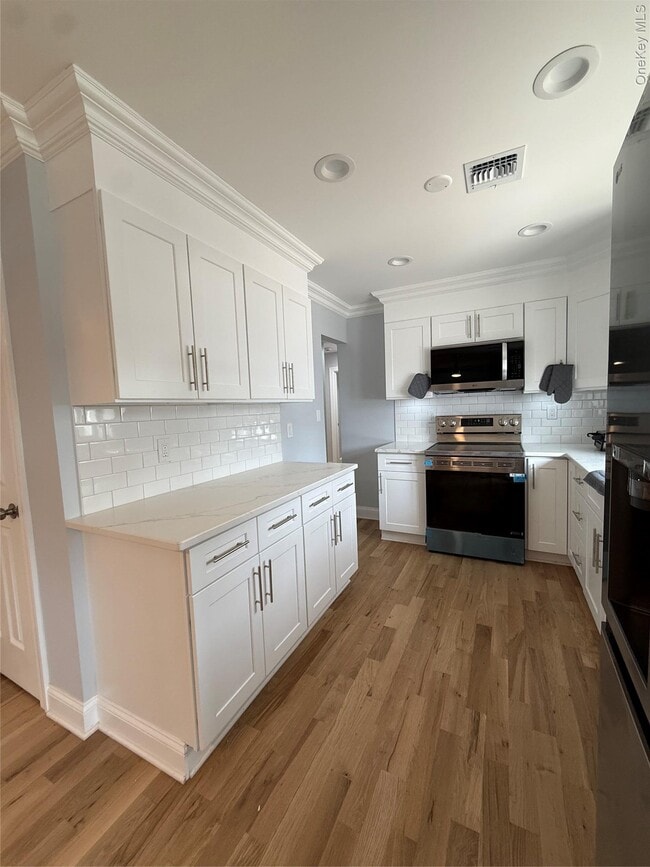 Building Photo - 165 Lynbrook Dr