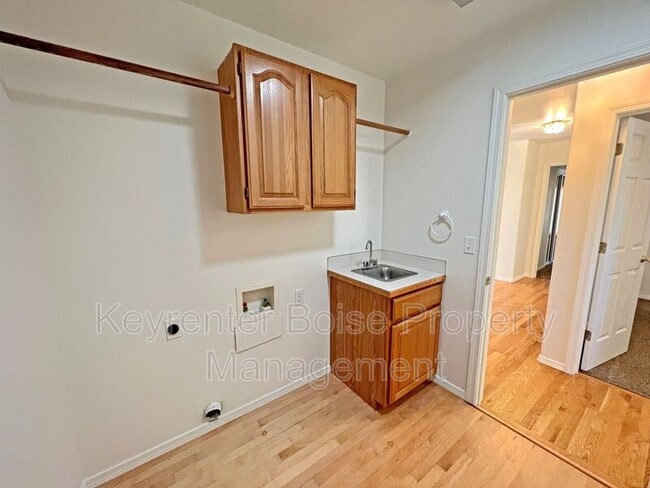 Building Photo - 759 S Coral Pl