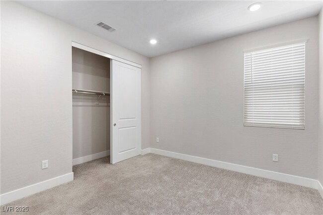 Building Photo - 52 Stone Blf Ln