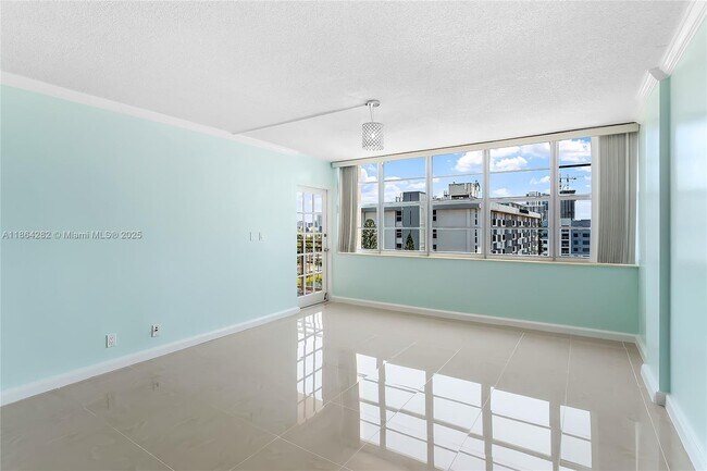 Primary Photo - 2025 NE 164th St