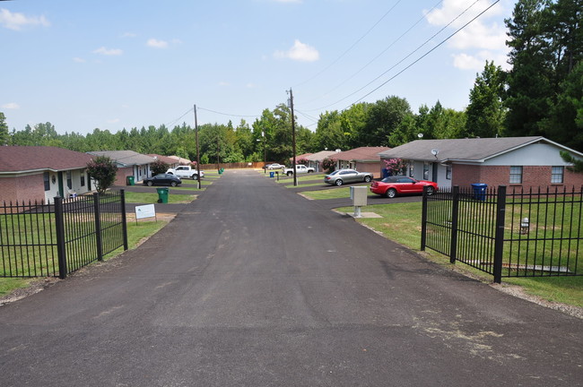 Entrance - Willowbrook Apartments