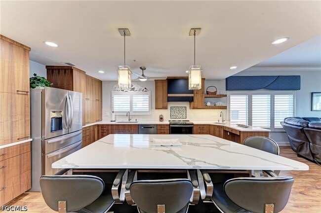 Building Photo - 14813 Laguna Dr