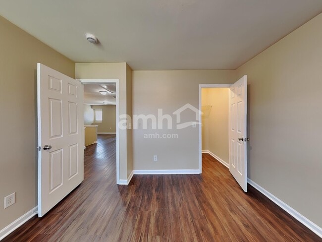 Building Photo - 238 Larktree Ln