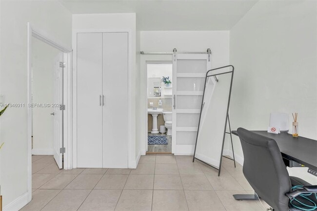 Building Photo - 709 SW 7th Ave