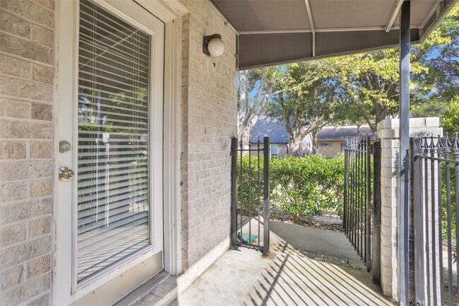 Building Photo - 106 Fairway View Ct