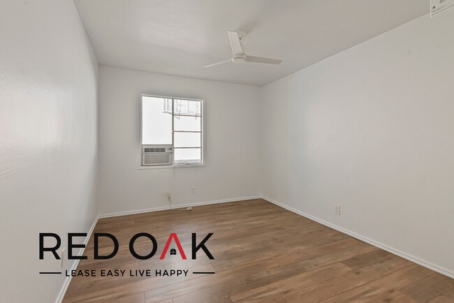 Building Photo - Charming and Spacious One Bedroom with Lov...