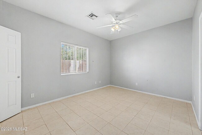 Building Photo - 1316 E Zulema Loop