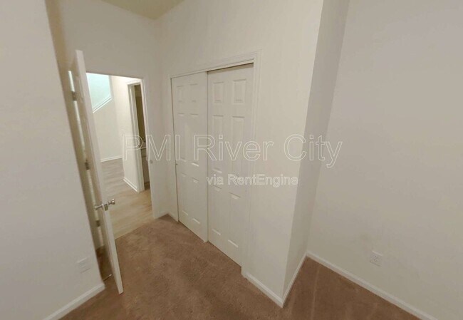 Building Photo - 227 Boulder Ln