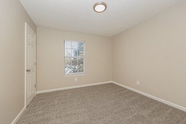 Building Photo - 5356 Sunnyvale Dr