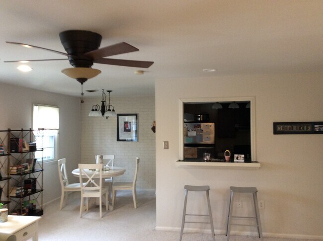 Living/dining - 300 S Main St