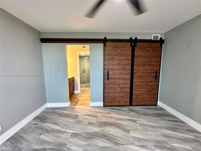 Building Photo - 6575 W Oakland Park Blvd