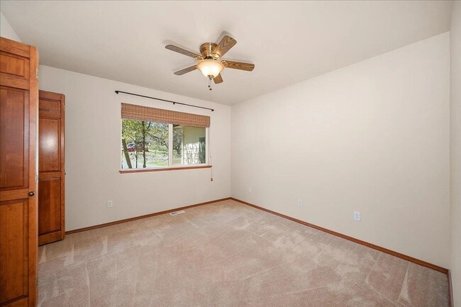Building Photo - 7175 S Cedar Rd