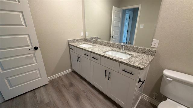Building Photo - 909 Blossom Ln