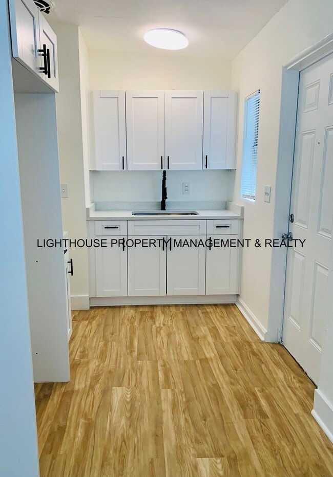 Building Photo - Completely Renovated 3-Bedroom Home in Edgewood Manor