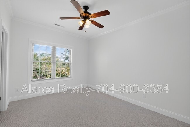 Building Photo - 2718 Old Course Road
