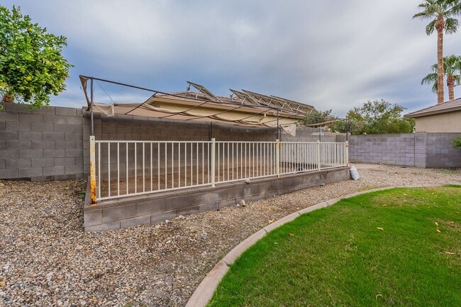 Building Photo - 4 Bedroom, 2.5 Baths with Private Pool!